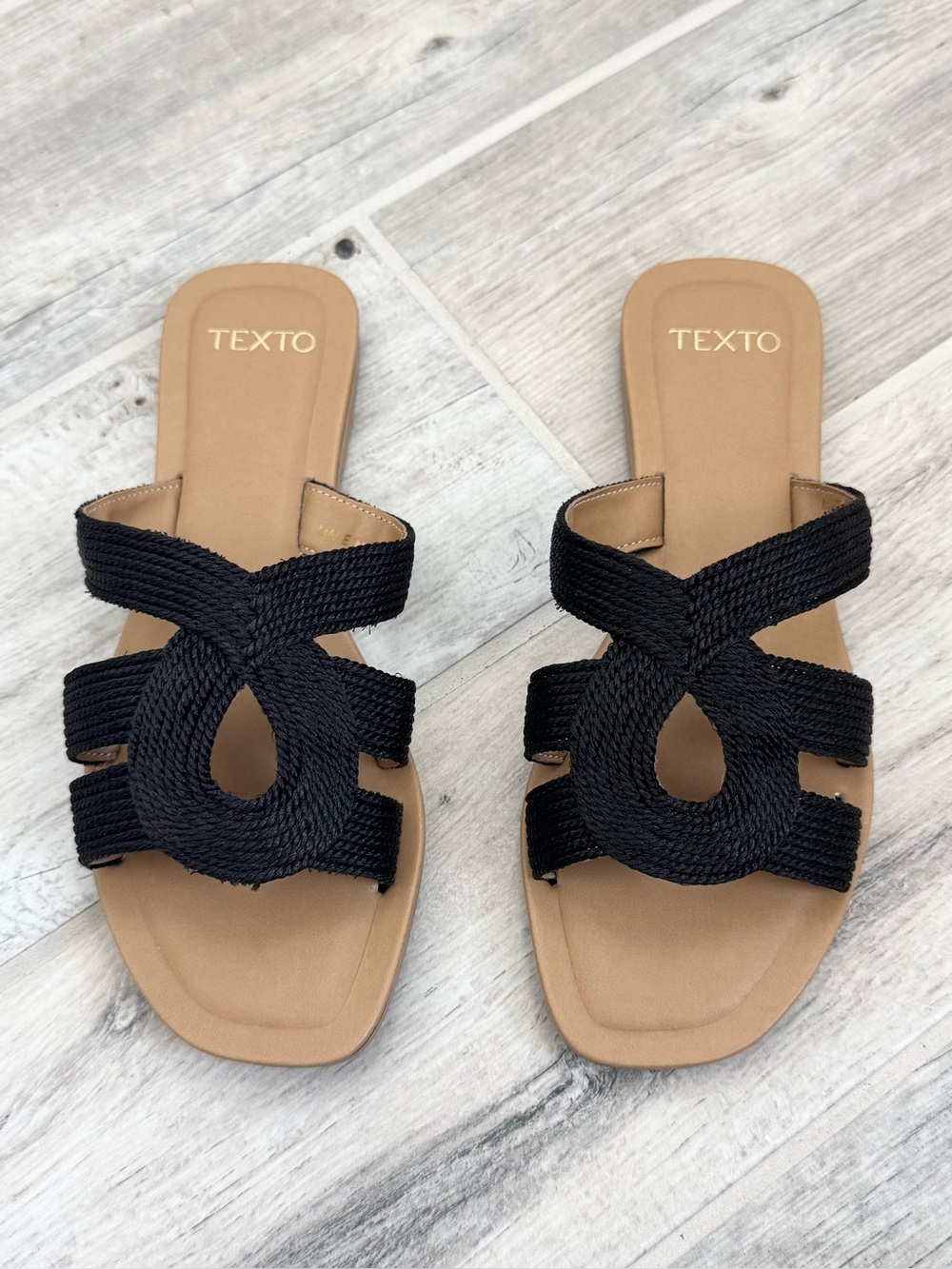 Texto Black Braid Slip On Sandals